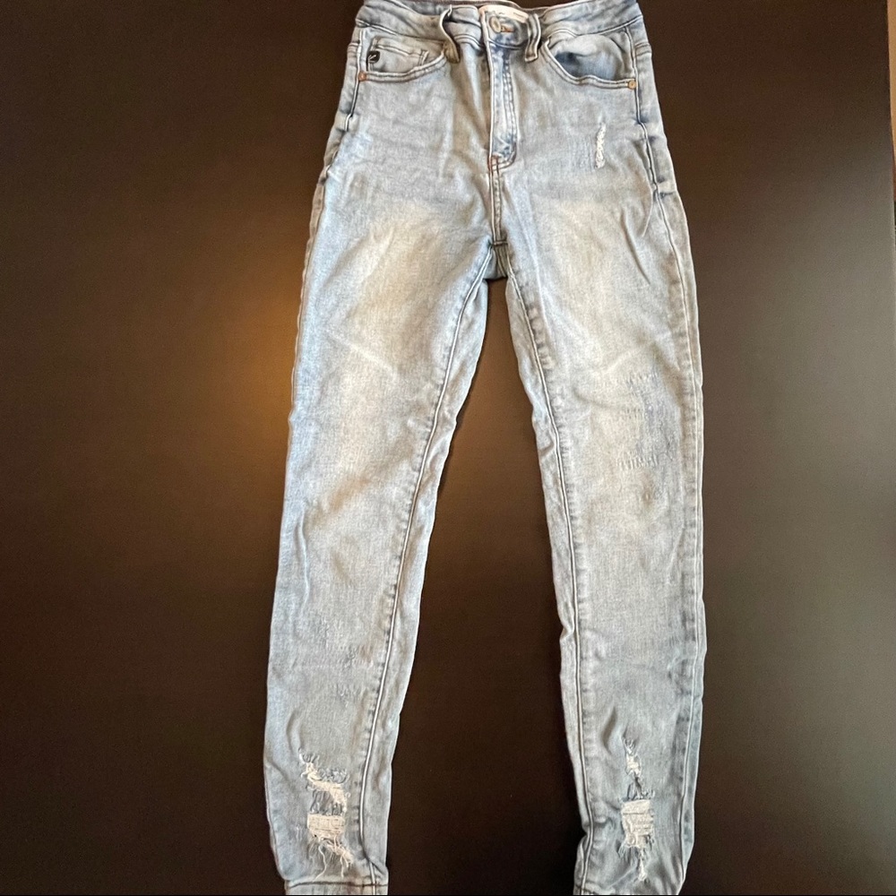 KanCan light wash distressed stretch